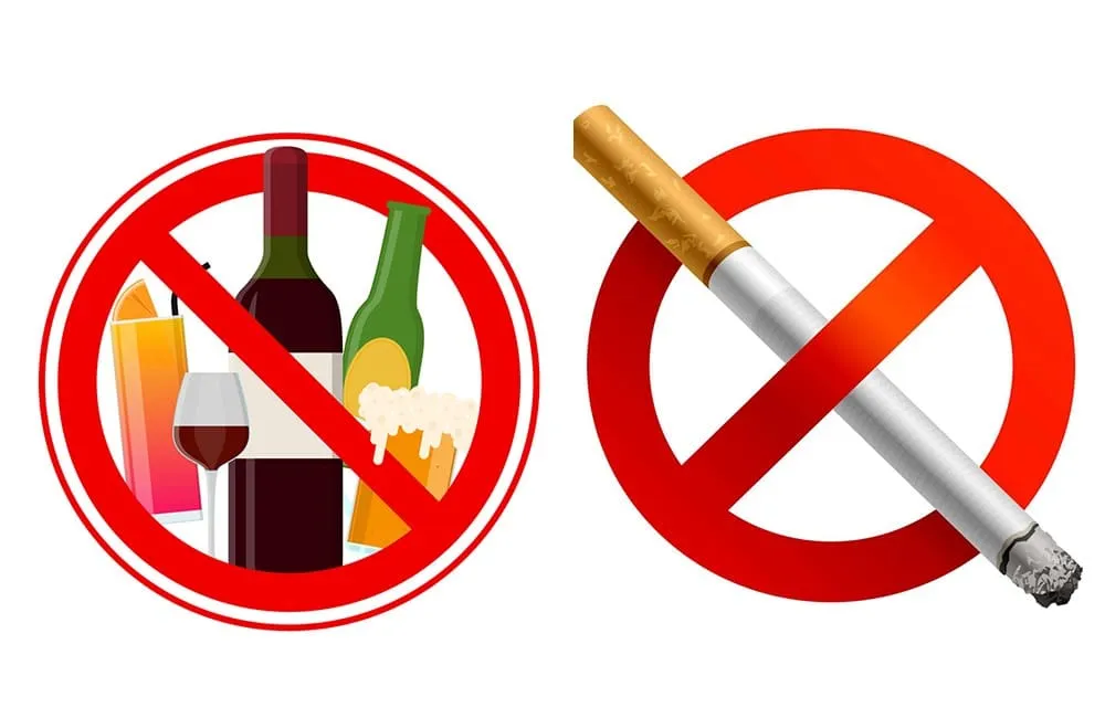 Uống rượu, hút thuốc lá thường xuyên, phơi nhiễm chất độc hóa học cũng là những yếu tố gây tình trạng co thắt tâm vị. 