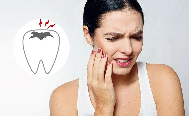 Các dị tật về răng như răng bị va đập, răng thừa, u răng và răng mất bẩm sinh là dấu hiệu gợi ý hội chứng Gardner. 