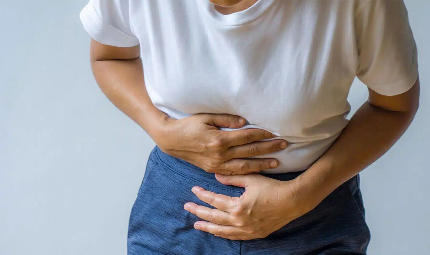 Đau bụng - Một trong những triệu chứng cảnh báo nhiễm giun