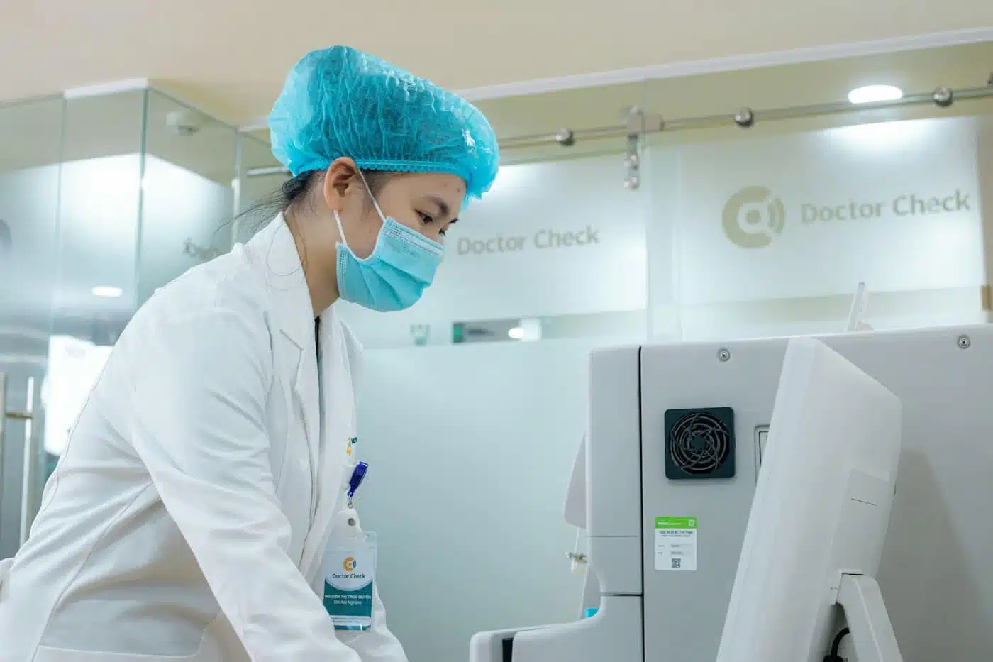 Doctor Check trang bị thiết bị hiện đại để xét nghiệm cho dau bung giun